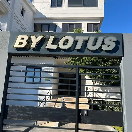 By Lotus - Comfortable Luxury With Pool Appartement