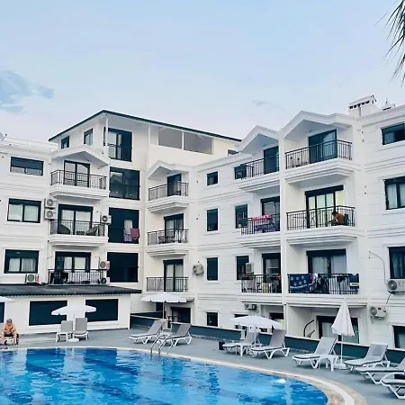 By Lotus - Comfortable Luxury With Pool Apartment